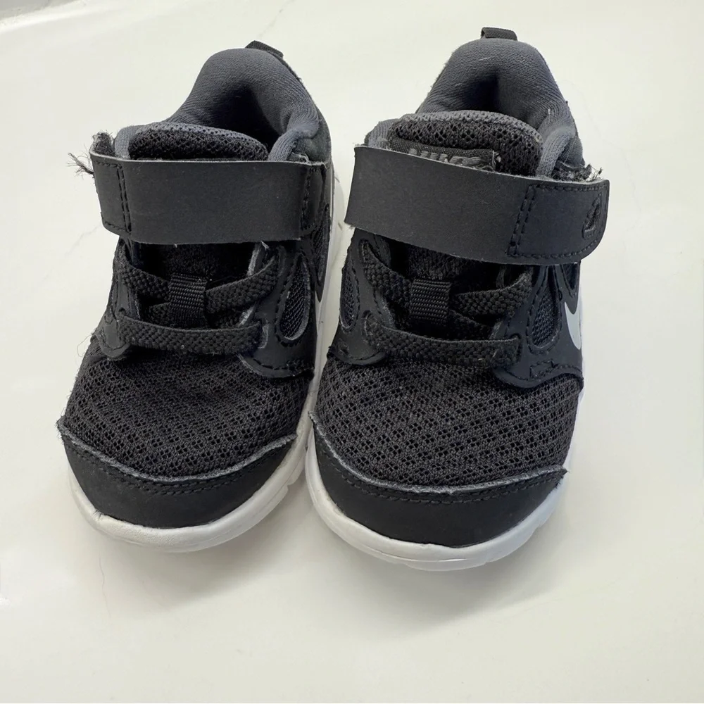 Nike Free Run 5.0 Toddler Shoes Black/White Size 4C Athletic Kids Velcro Unisex